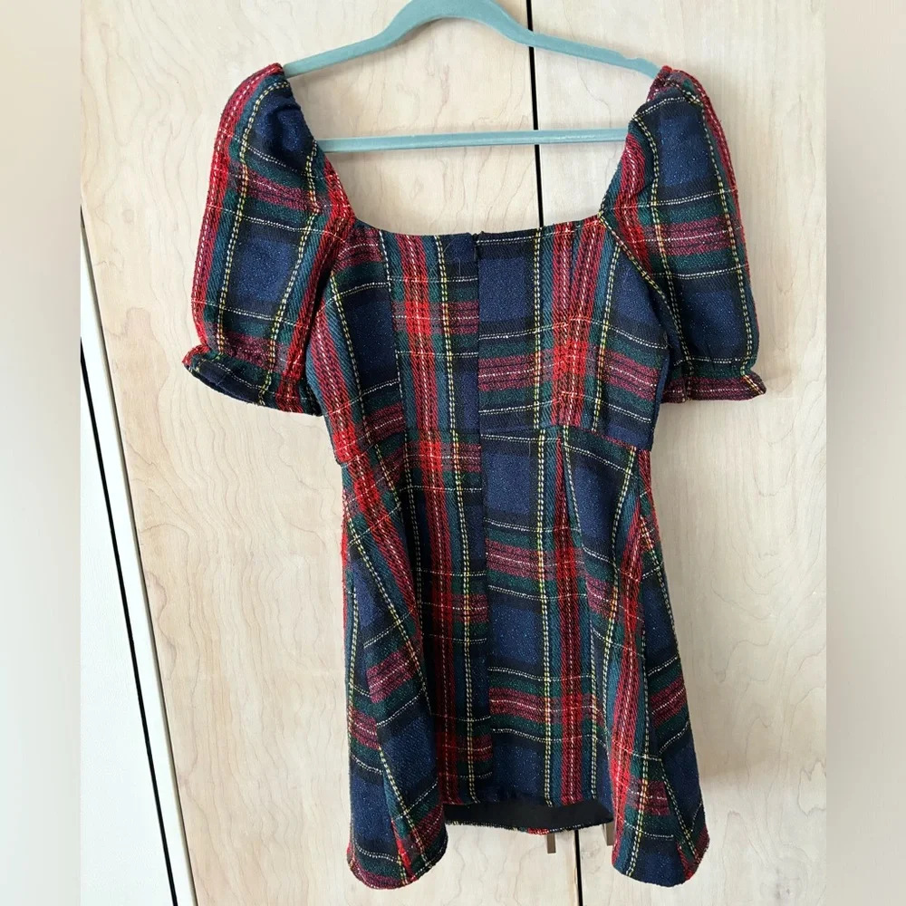 Perfect in plaid vestique dress! Size medium - Picture 3 of 5